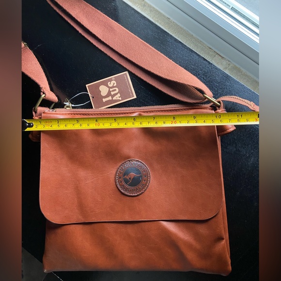 New “Outback Australian Shoulder Bag” Soft high-quality vegan/faux leather. - Picture 2 of 10